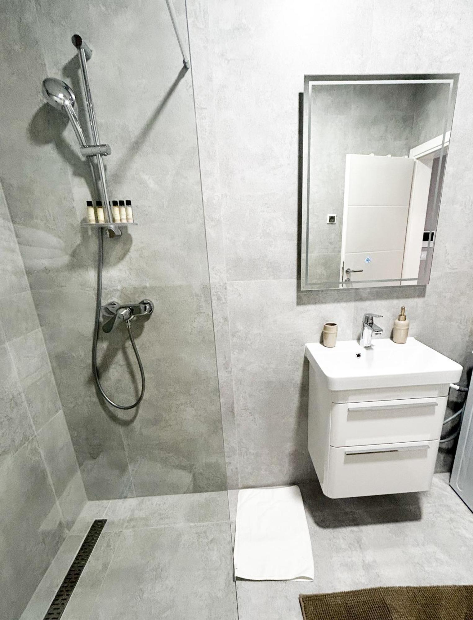 Merak2 Apartment- Free Private Parking Apartment Mostar