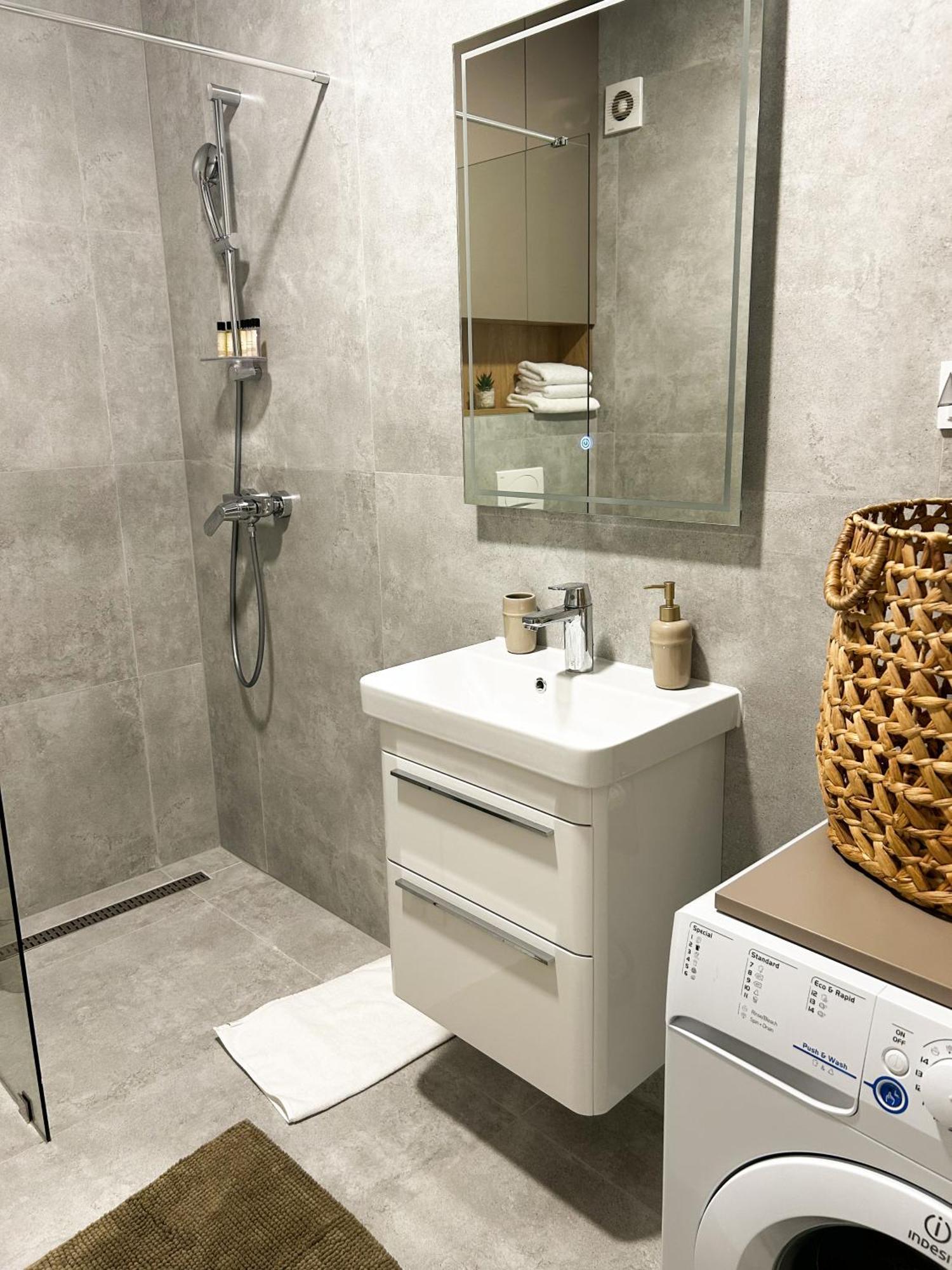 Merak2 Apartment- Free Private Parking * Mostar